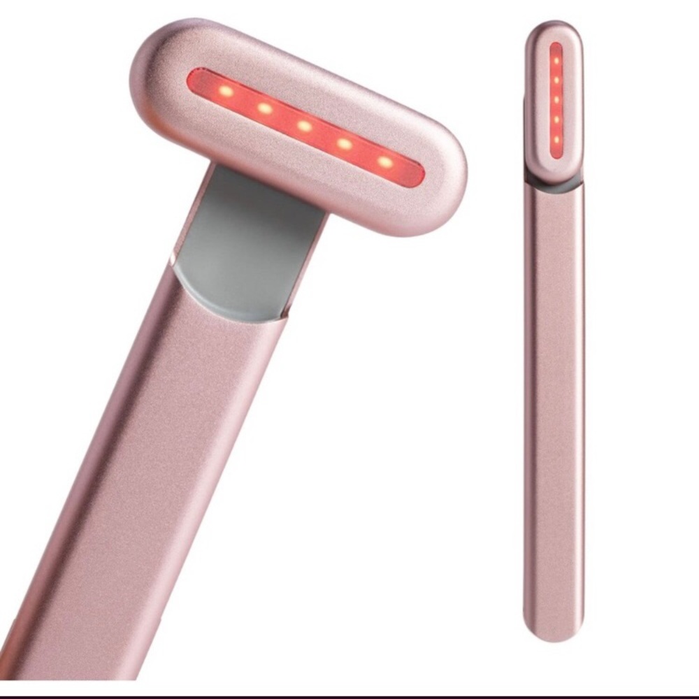 NEW - Solawave 4-in-1 Radiant Renewal Wand, Red Light LED facial Wand